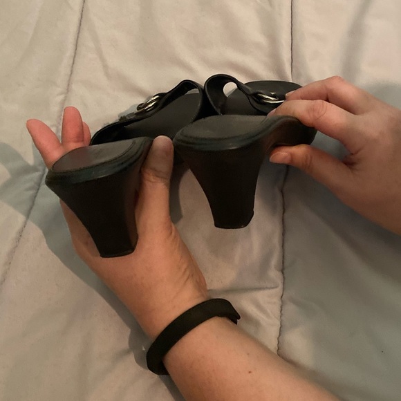 Shoes - Picture 4 of 5